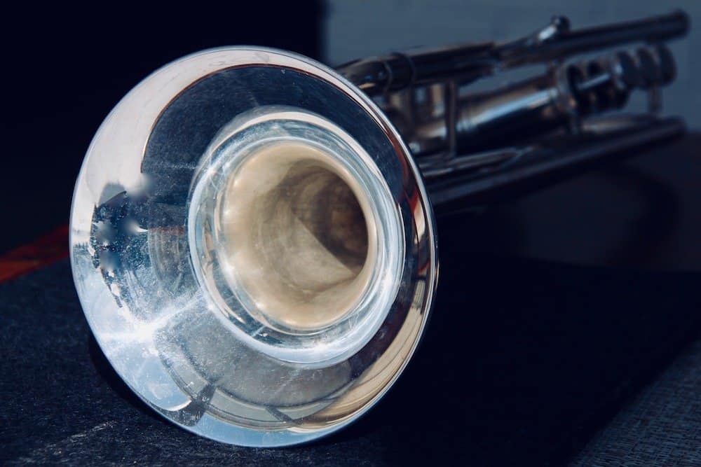 List of Famous Trumpet Players - Shows Silver Trumpet Bell